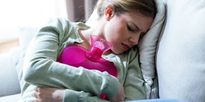 Skuteczne metody na silne bóle miesiączkowe – ulga w cierpieniu
