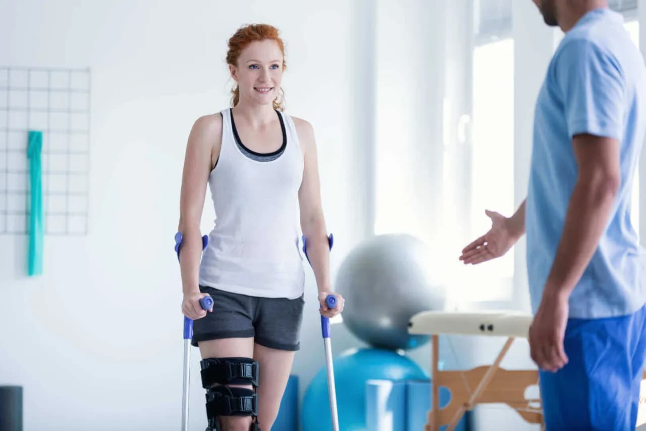 Kiedy rehabilitacja po artroskopii kolana? Kluczowe informacje i terminy