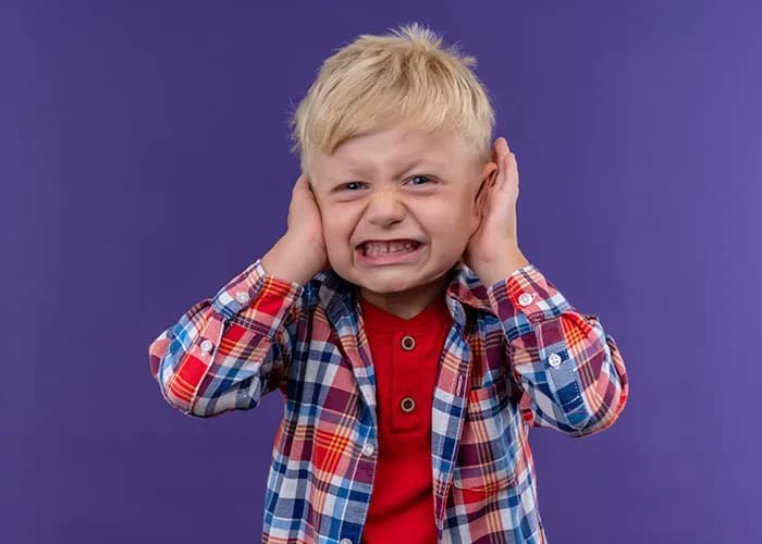 Co na ból ucha u dziecka? Skuteczne porady i doświadczenia rodziców
