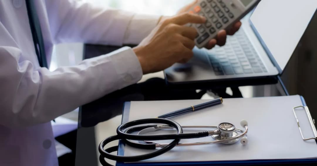 Ile zarabia lekarz na Ukrainie? Zaskakujące różnice w wynagrodzeniach