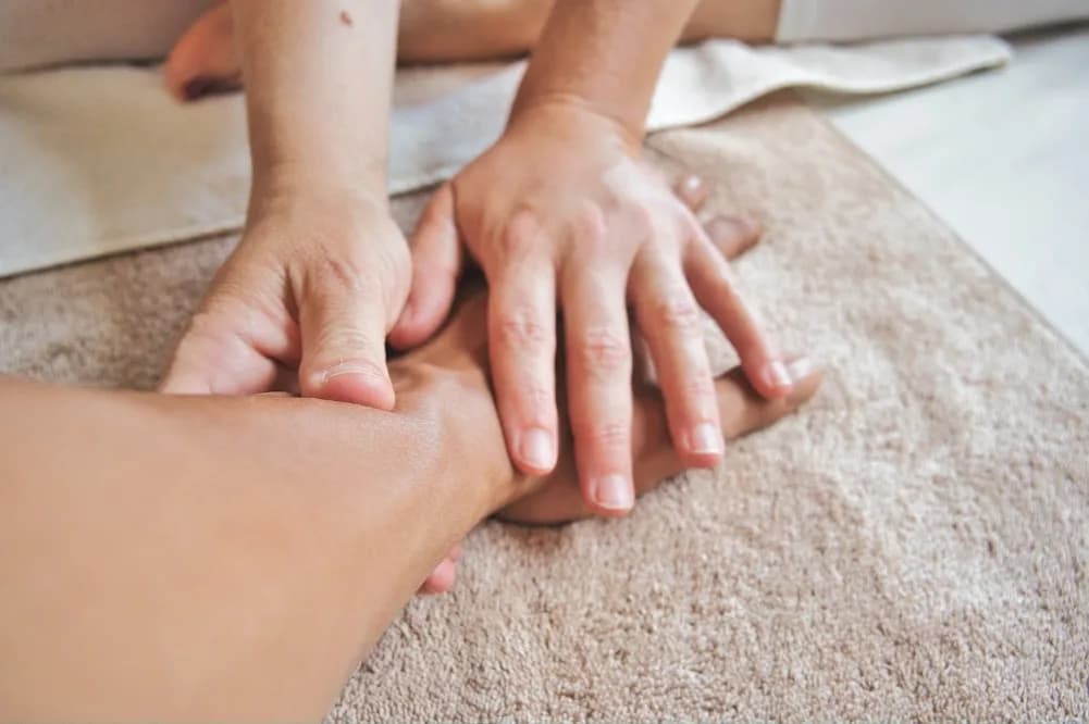 Kiedy najpierw do ortopedy czy fizjoterapeuty, aby uniknąć bólu?